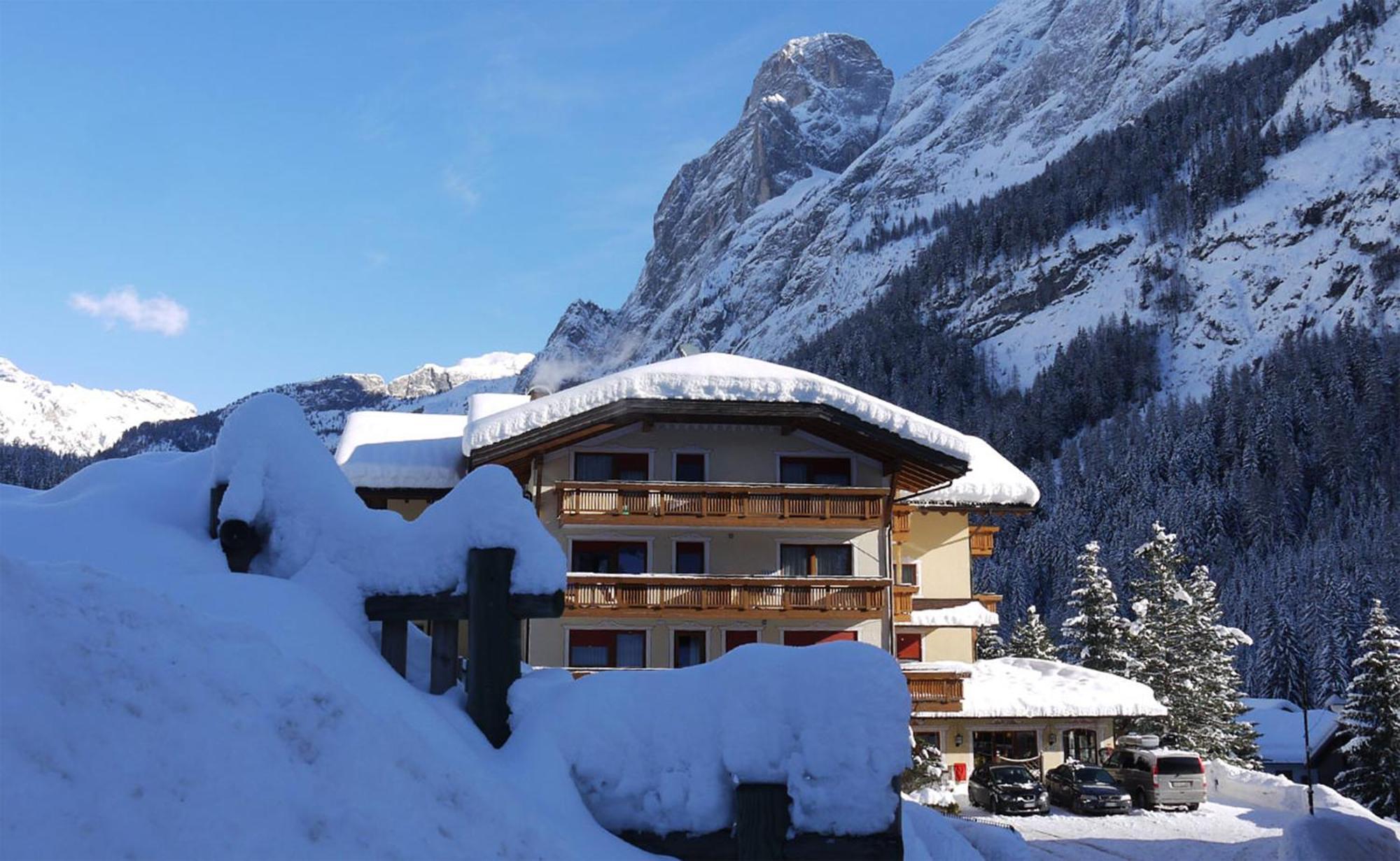 Hotel Dolomites Inn 까나제이 외부 사진