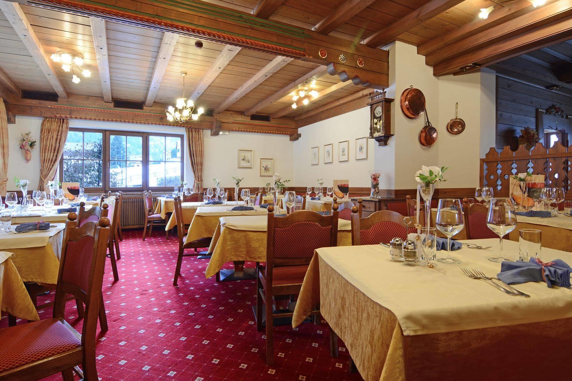 Hotel Dolomites Inn 까나제이 외부 사진