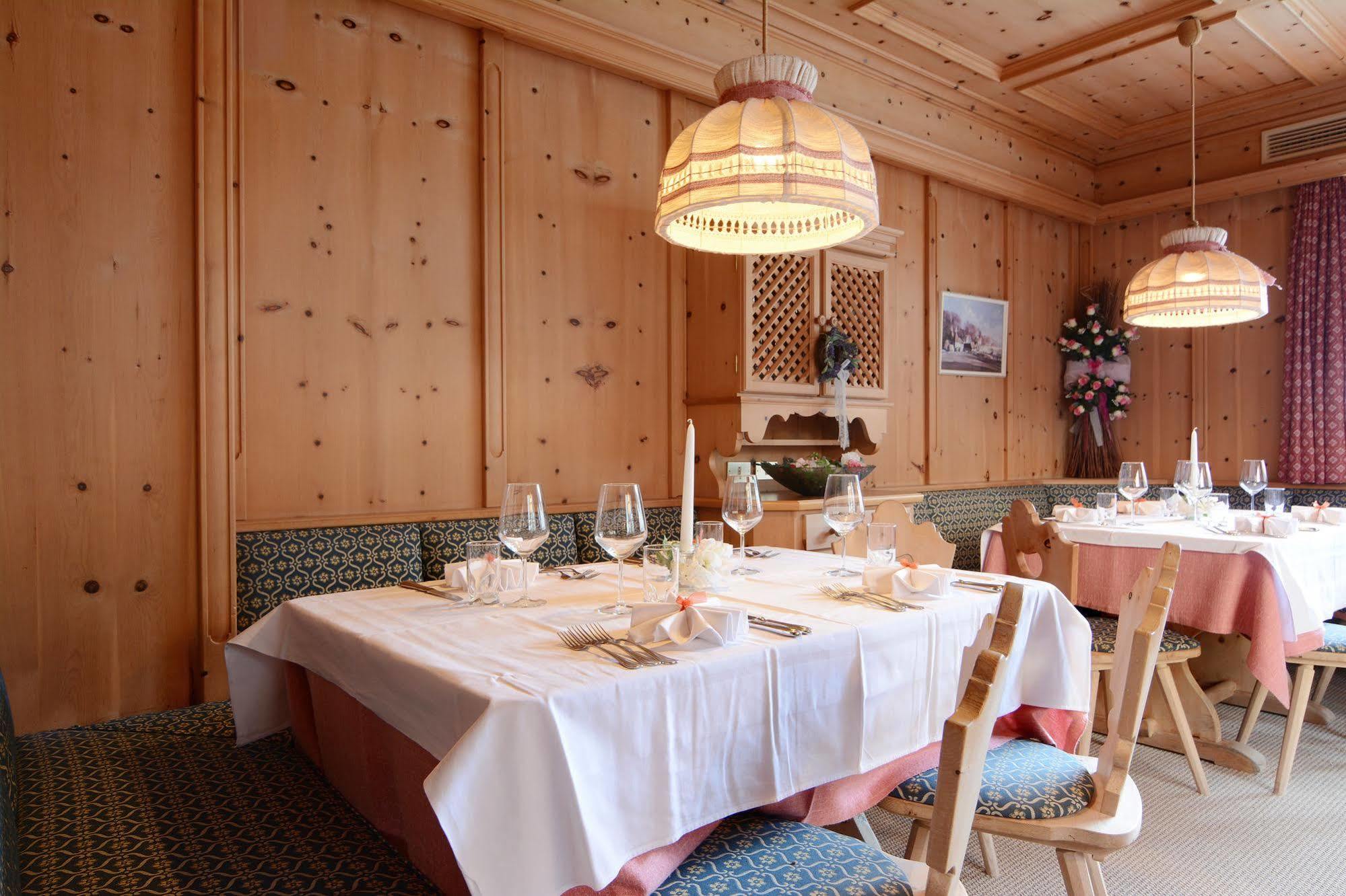 Hotel Dolomites Inn 까나제이 외부 사진