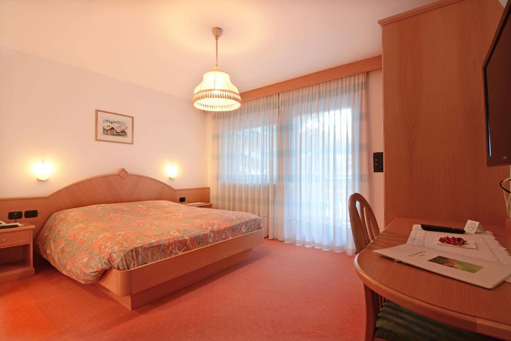 Hotel Dolomites Inn 까나제이 외부 사진